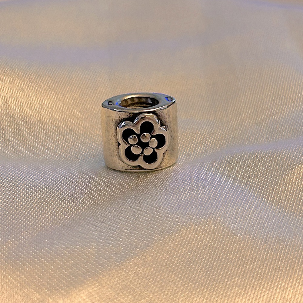 Authentic Pandora Sterling Silver Daisy Bead Retired 925 ALE